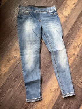 Coco + Carmen Light Washed Skinny Jeans